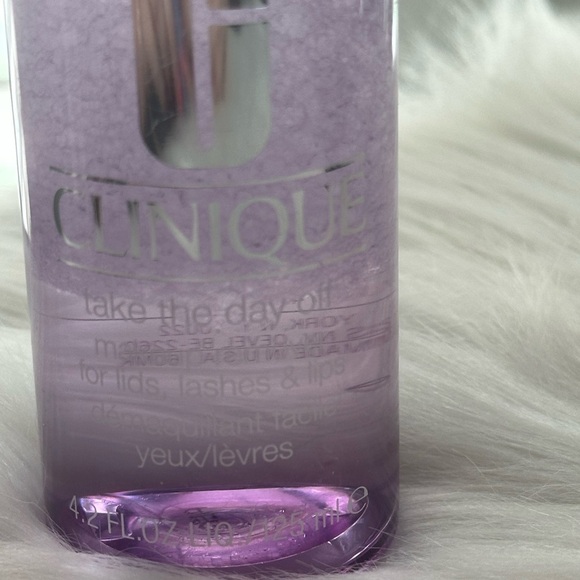 Clinique Take The Day Off Makeup Remover – 4.2 fl oz / 125 ml - Picture 4 of 7